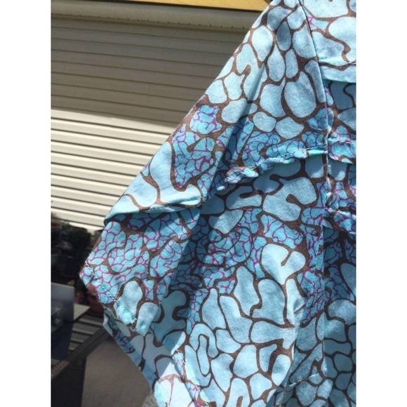 Urban & sweet size medium scrub top scrubs womens blue brown feminine - Picture 12 of 12